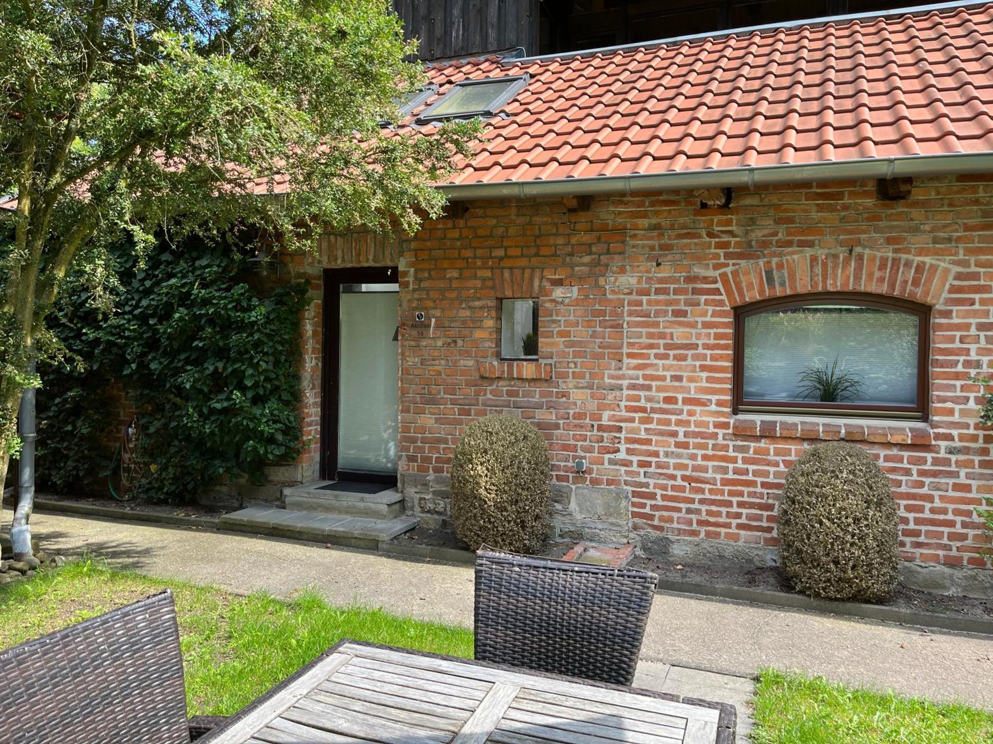 Engels Hof Wolfsburg Buitenkant foto