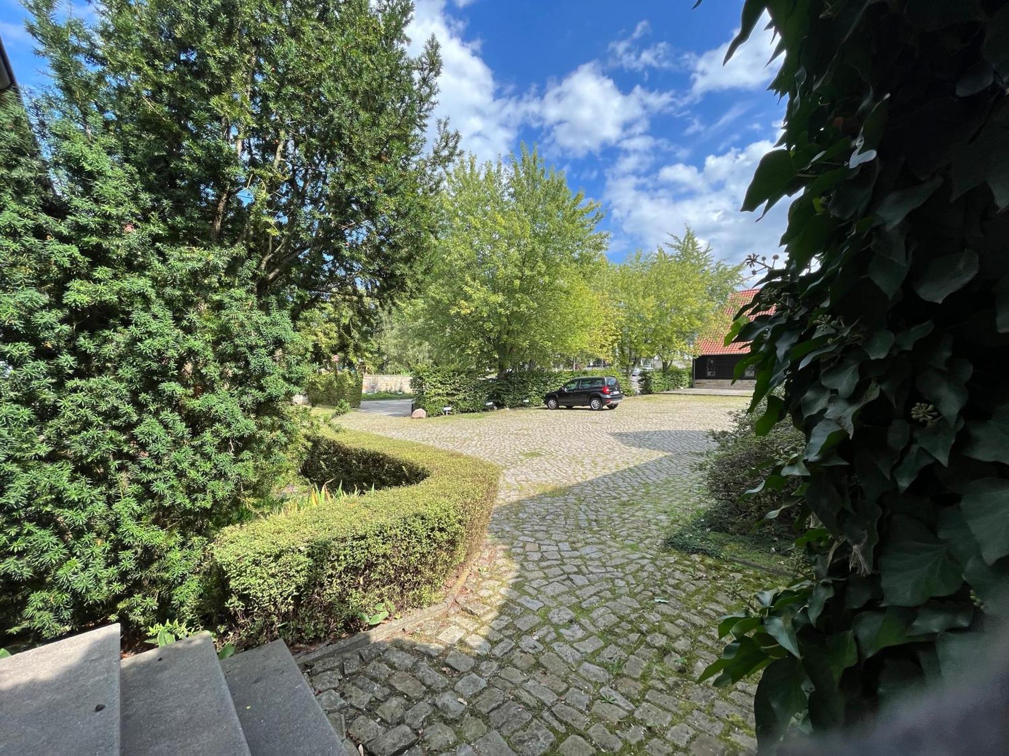 Engels Hof Wolfsburg Buitenkant foto