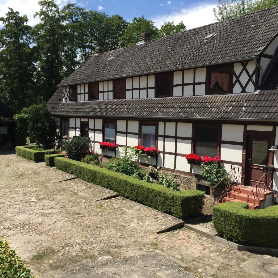 Engels Hof Wolfsburg Buitenkant foto